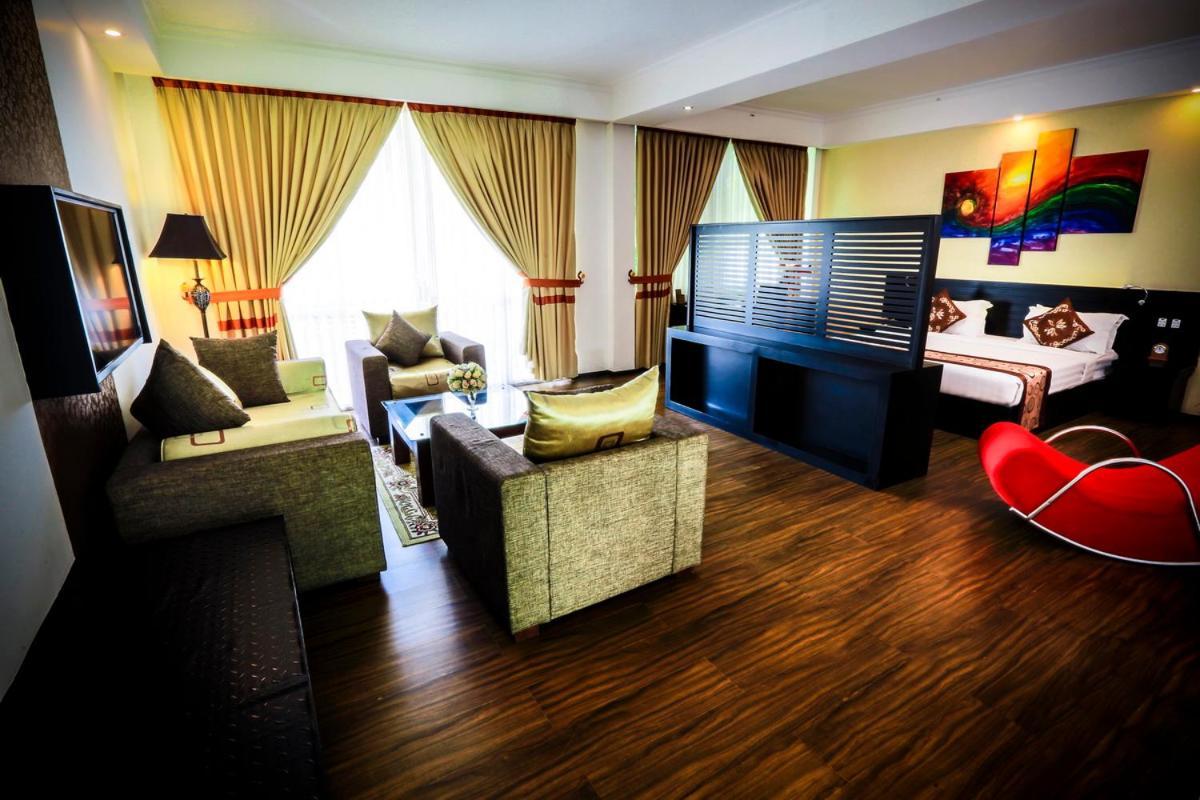 גמפהה The Covanro Airport Hotel - Katunayake מראה חיצוני תמונה
