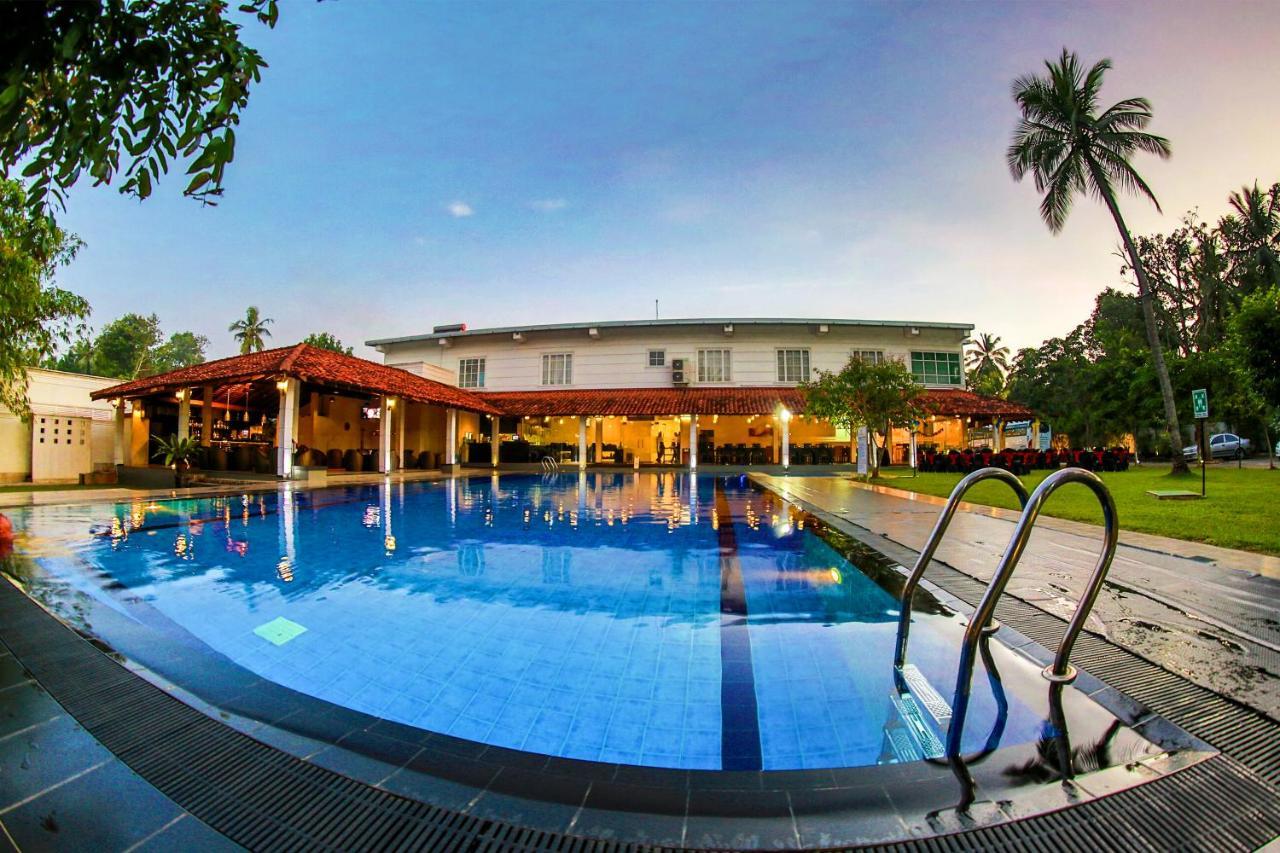 גמפהה The Covanro Airport Hotel - Katunayake מראה חיצוני תמונה