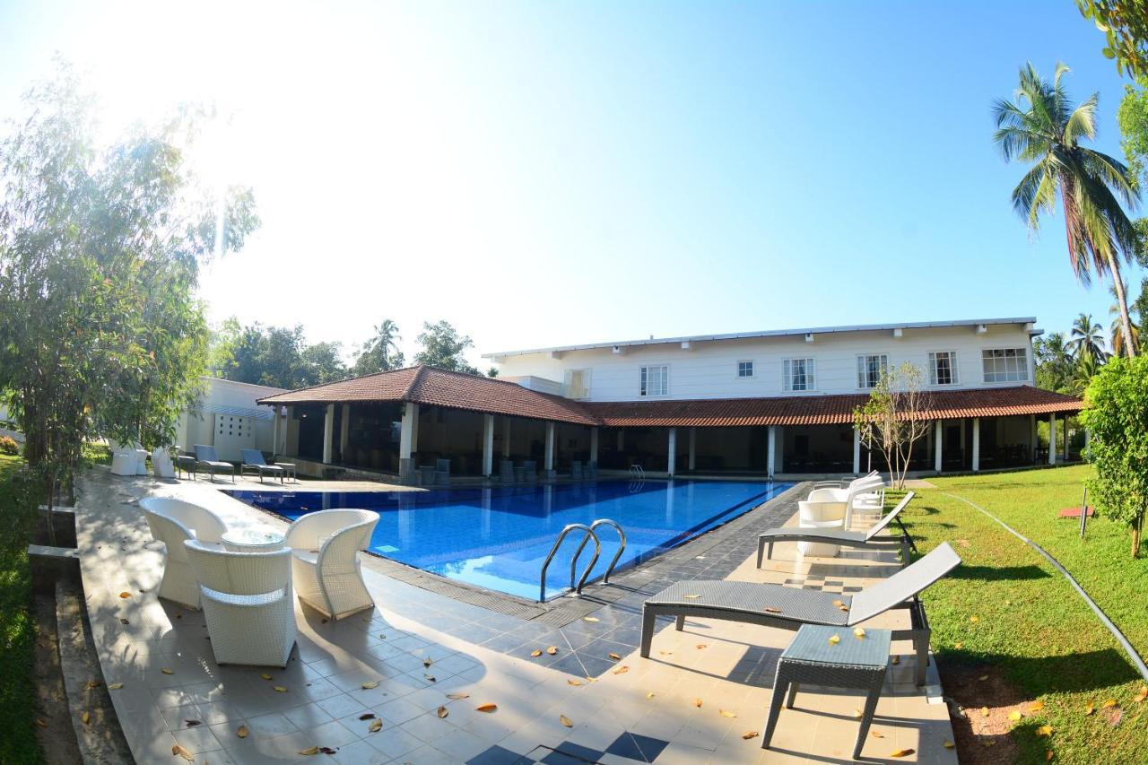 גמפהה The Covanro Airport Hotel - Katunayake מראה חיצוני תמונה