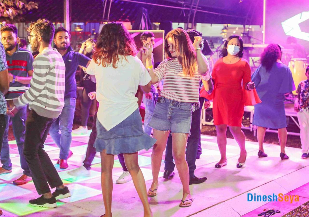 גמפהה The Covanro Airport Hotel - Katunayake מראה חיצוני תמונה