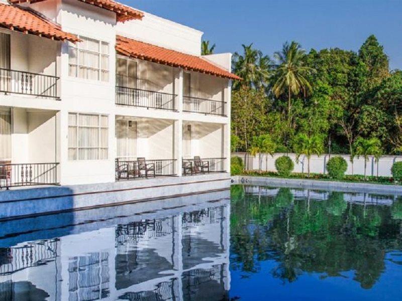 גמפהה The Covanro Airport Hotel - Katunayake מראה חיצוני תמונה