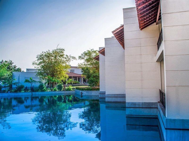 גמפהה The Covanro Airport Hotel - Katunayake מראה חיצוני תמונה