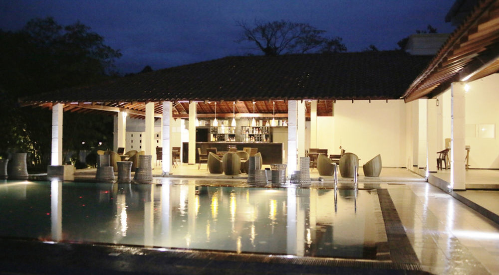 גמפהה The Covanro Airport Hotel - Katunayake מראה חיצוני תמונה