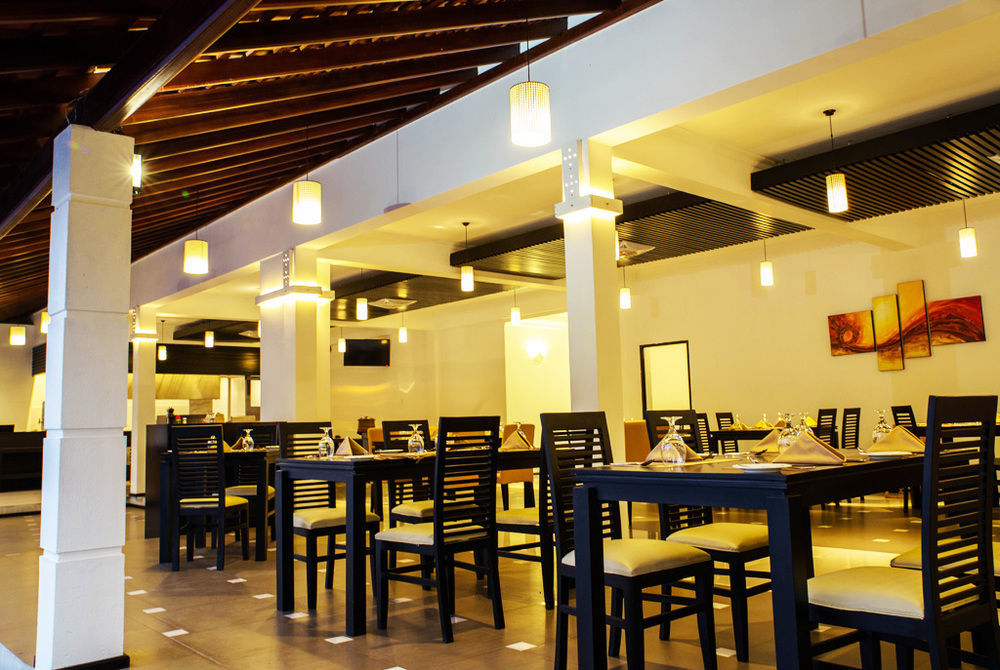 גמפהה The Covanro Airport Hotel - Katunayake מראה חיצוני תמונה
