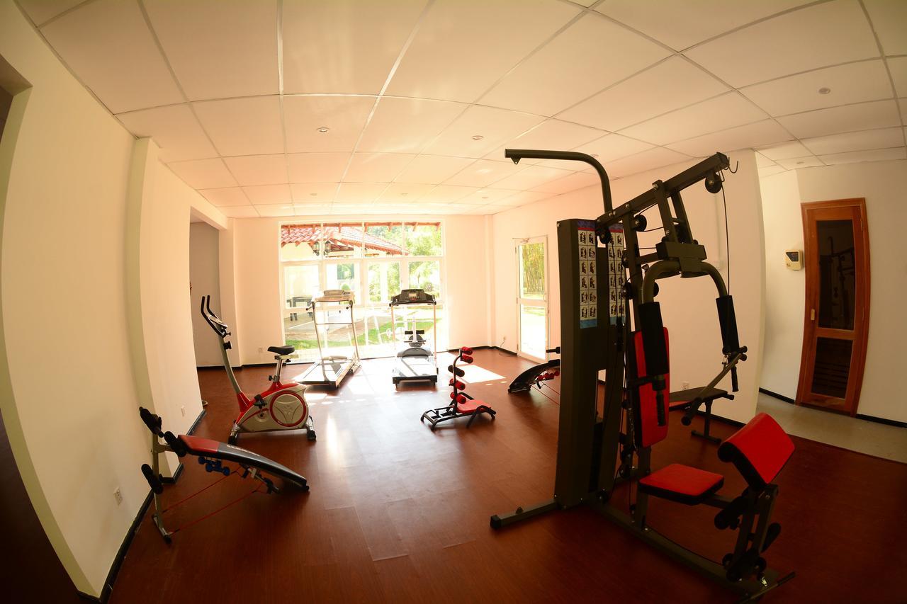 גמפהה The Covanro Airport Hotel - Katunayake מראה חיצוני תמונה