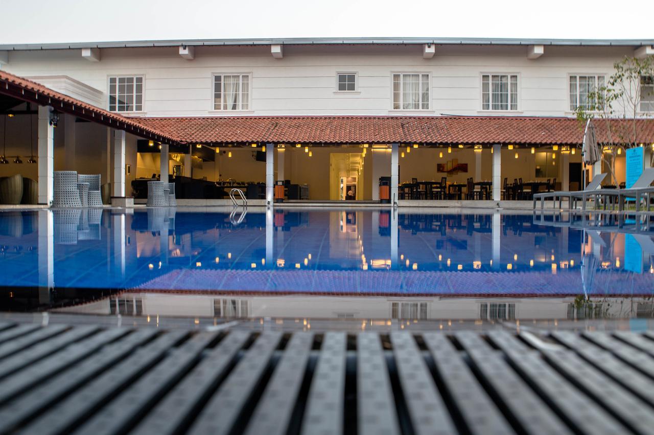גמפהה The Covanro Airport Hotel - Katunayake מראה חיצוני תמונה