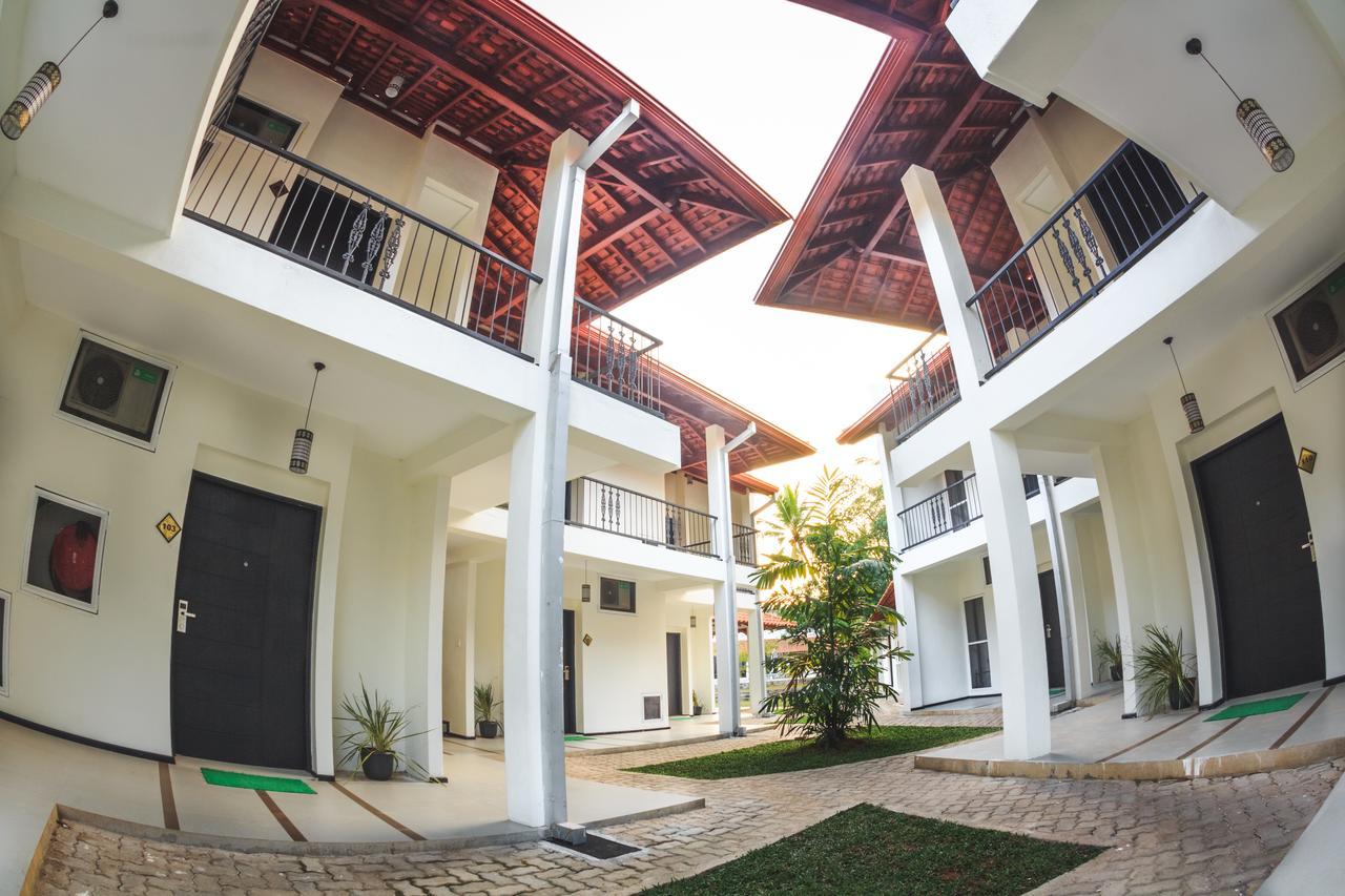 גמפהה The Covanro Airport Hotel - Katunayake מראה חיצוני תמונה