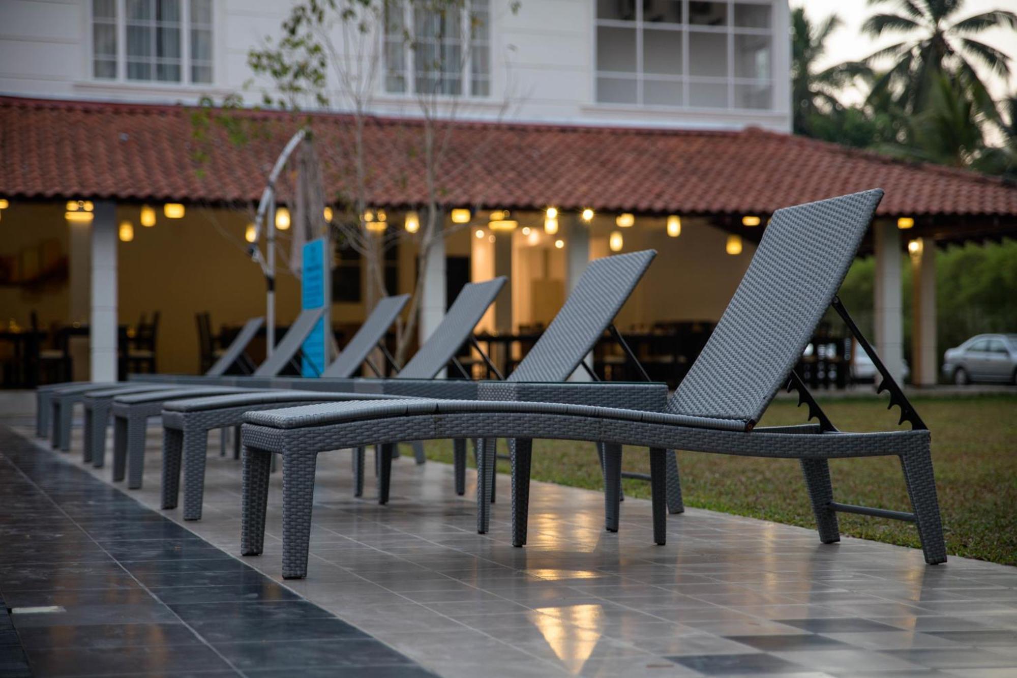 גמפהה The Covanro Airport Hotel - Katunayake מראה חיצוני תמונה