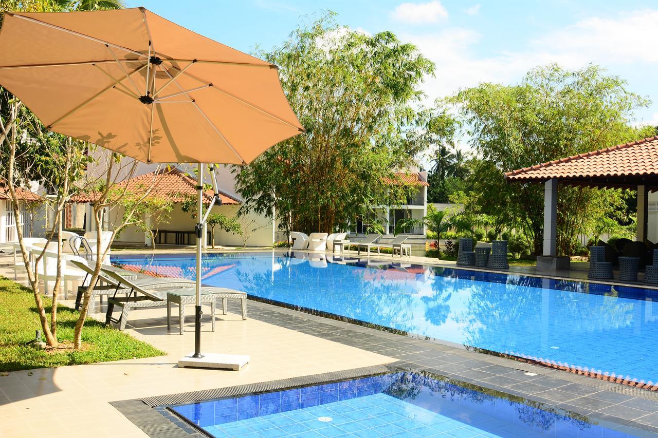 גמפהה The Covanro Airport Hotel - Katunayake מראה חיצוני תמונה