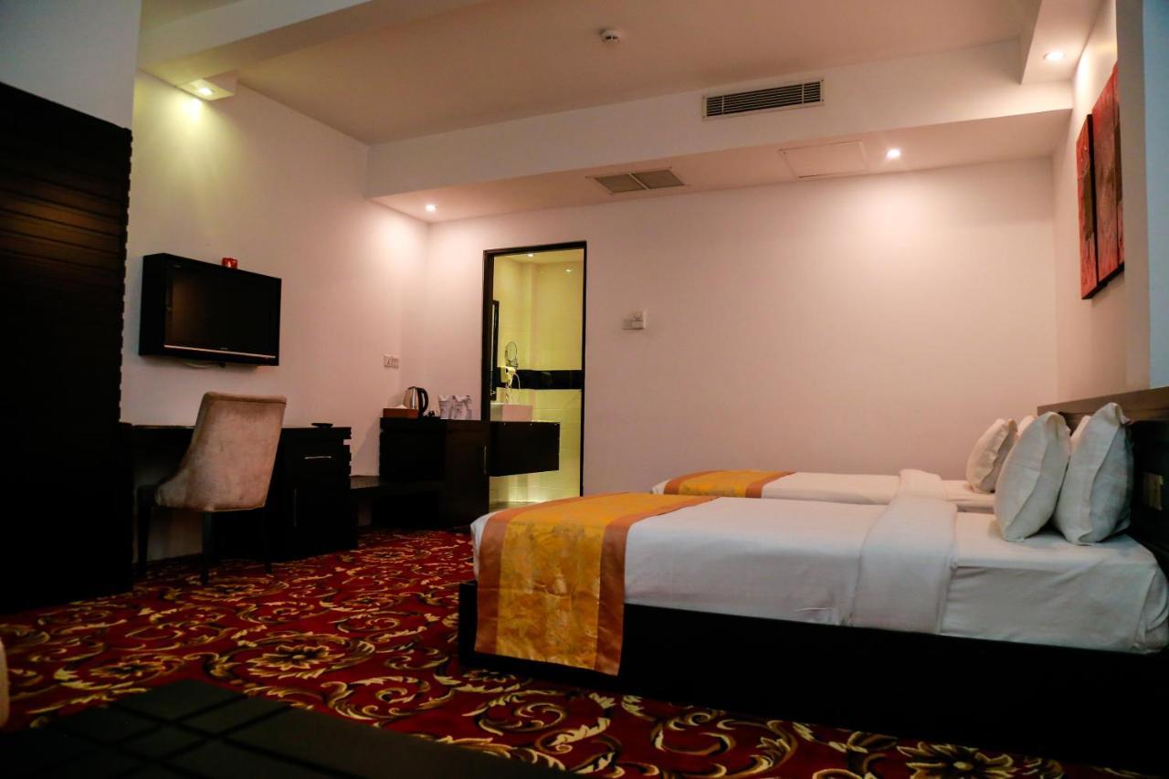 גמפהה The Covanro Airport Hotel - Katunayake מראה חיצוני תמונה